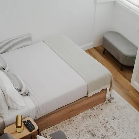 아파트 Charming With Ac, Next To Metro Station *