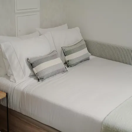 Charming With Ac, Next To Metro Station 포르투